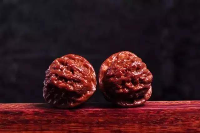 【木材知識(shí)】什么才是真正的手串包漿？